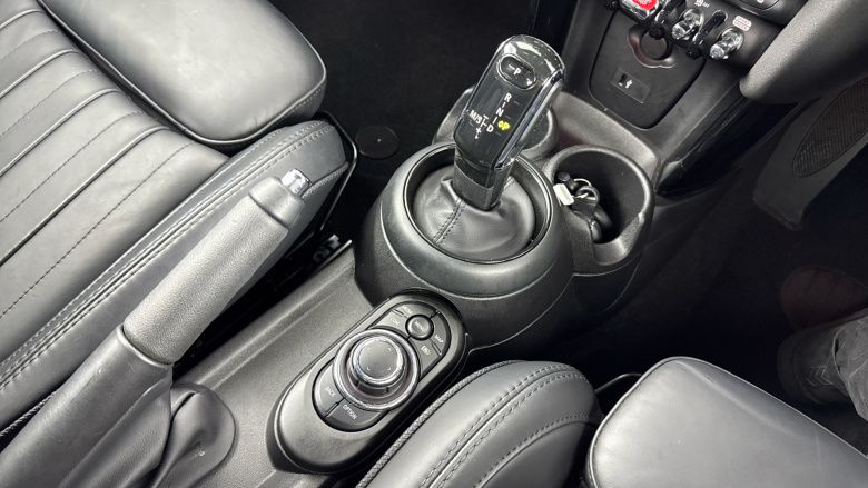 MINI Hatchback 1.5 Cooper Exclusive 3dr Auto Petrol Hatchback